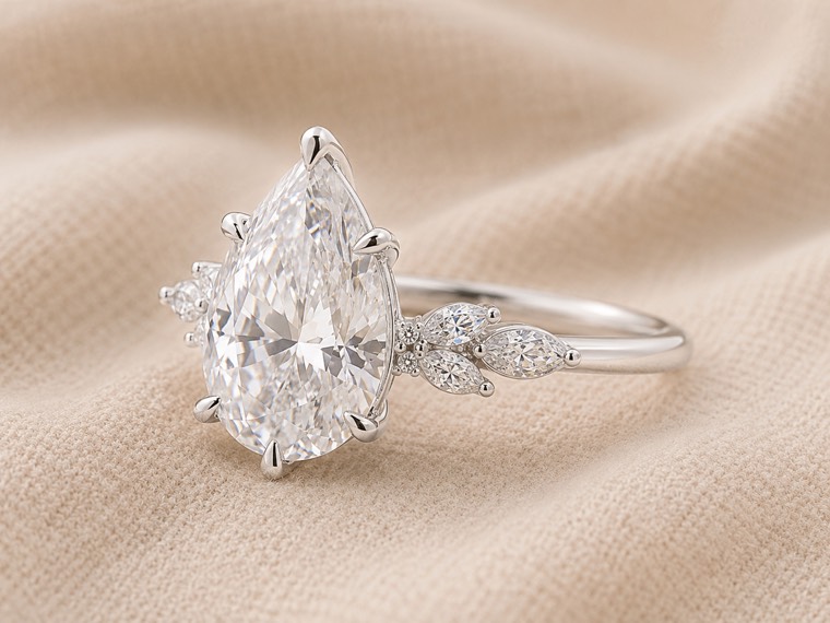 Pear-cut diamond ring